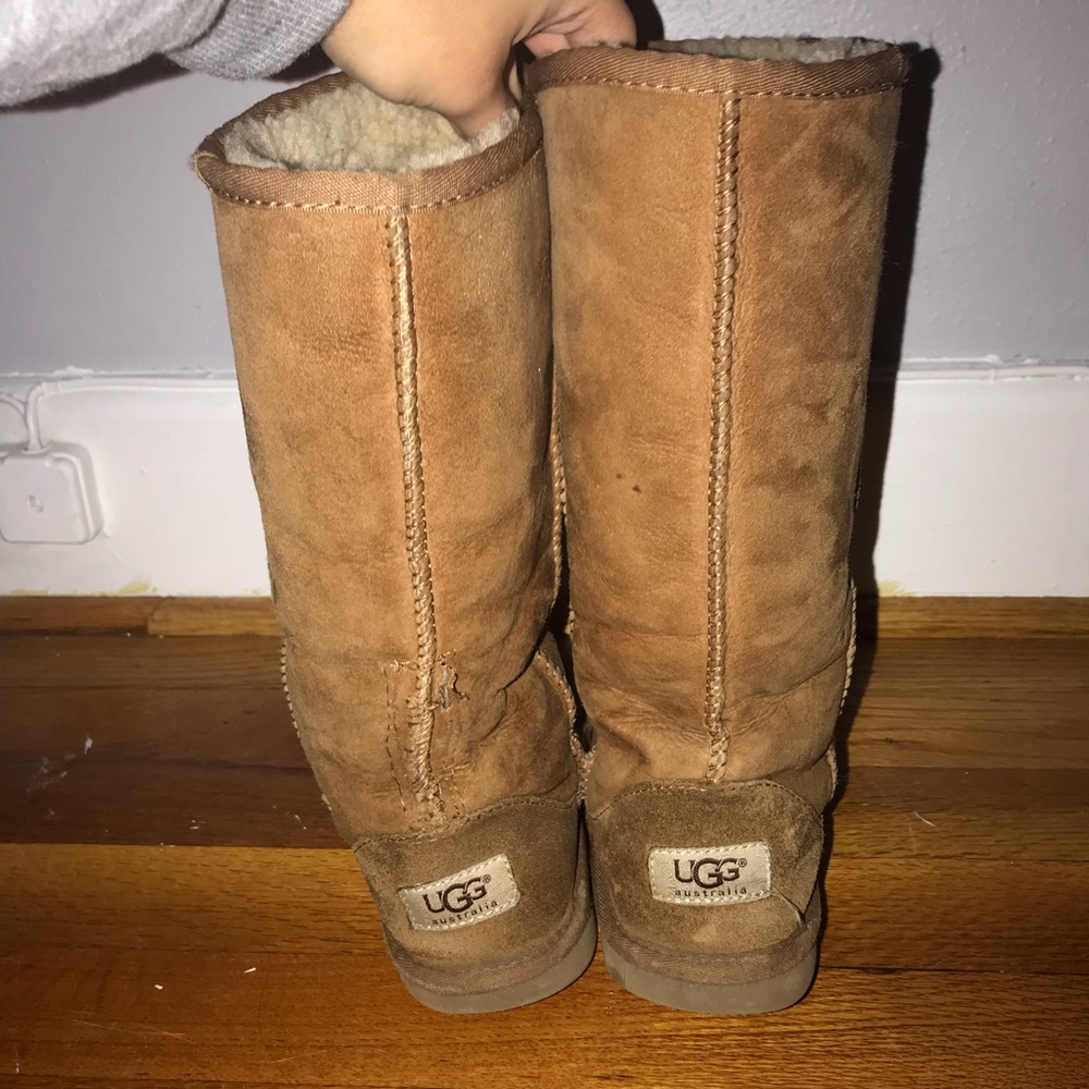 Women’s uggs!